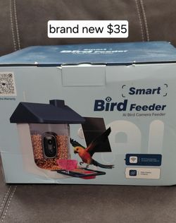 Smart bird feeder with camera and AI bird identification technology