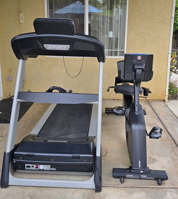 Spirit XT485ENT Treadmill