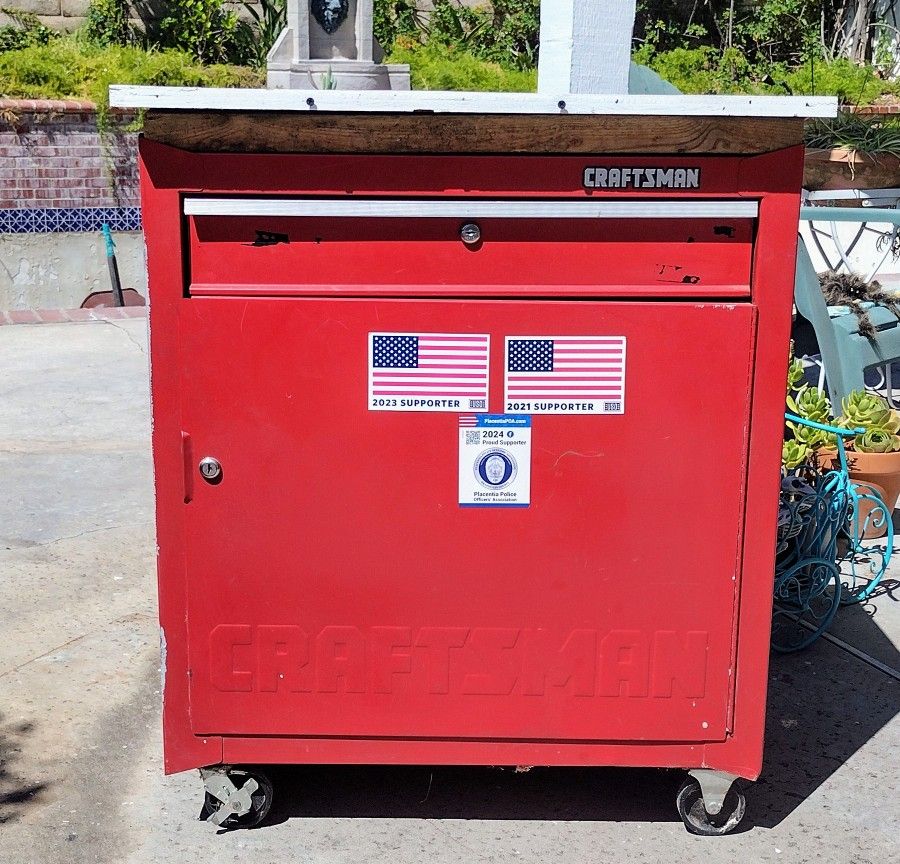 Mobile Work Bench/ Tool Chest