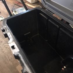 72 Quart Igloo Cooler