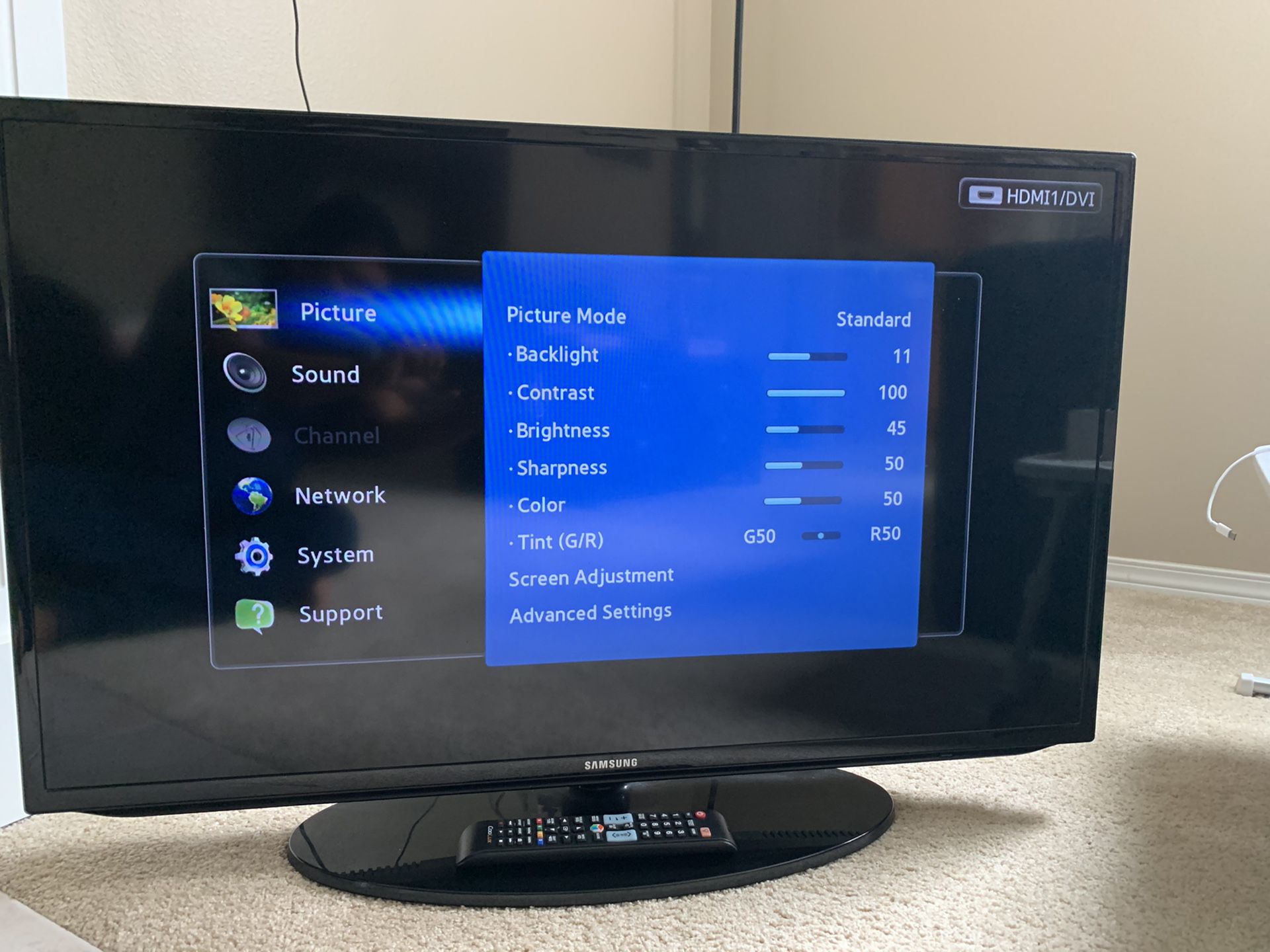 Samsung 40 inch perfect condition tv with remote