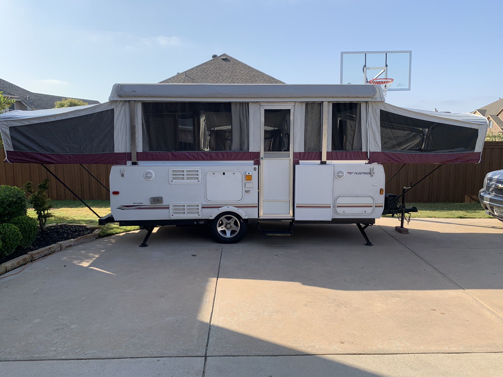 Fleetwood tent trailer/ camper
