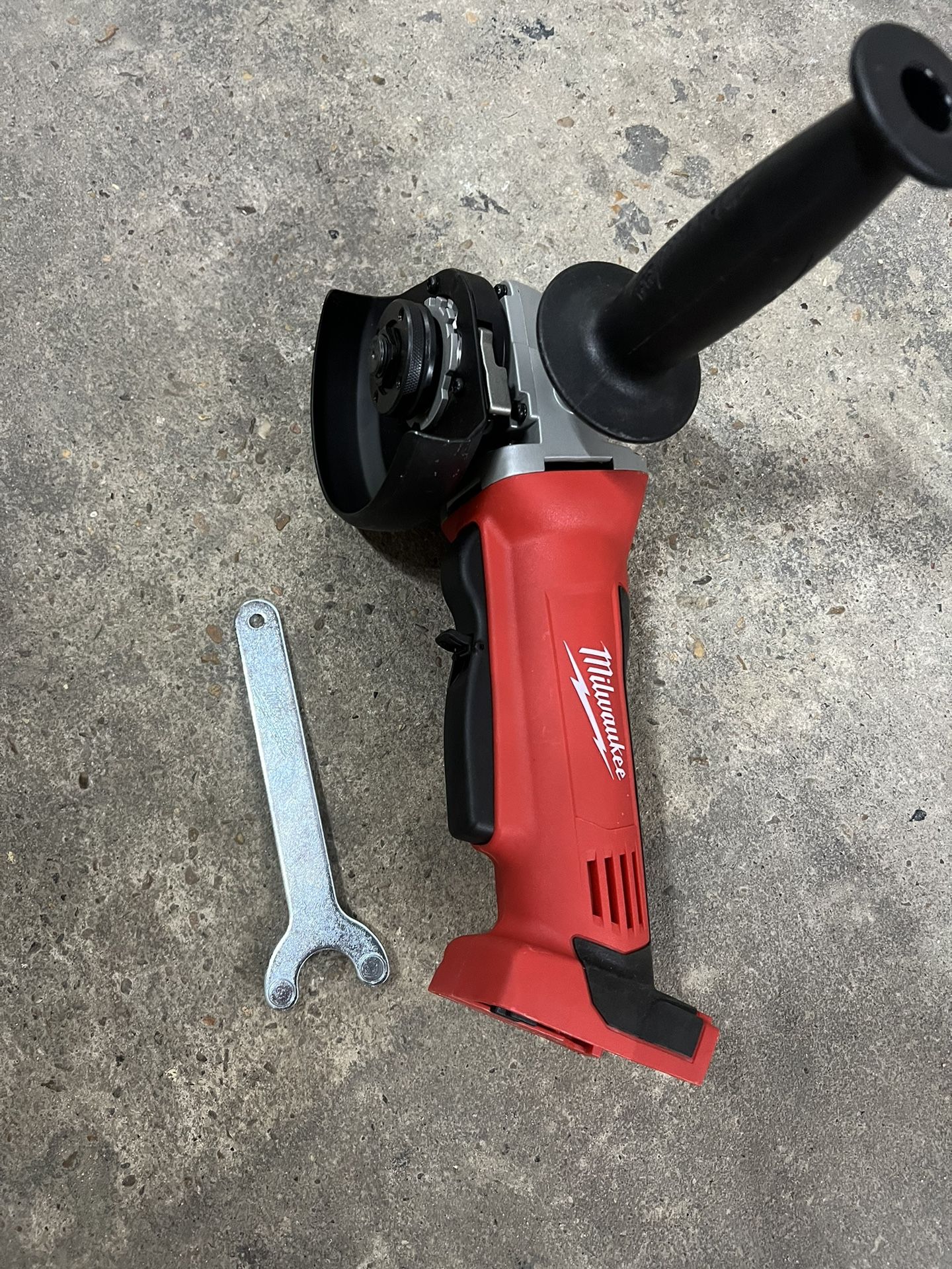 Milwaukee M18 4 1/2in Grinder (tool Only)