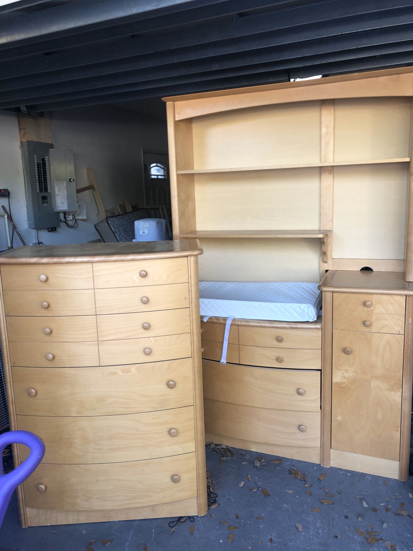 Baby crib and dresser set wood great shape