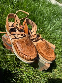 Tan Floral Lace Up Huaraches need to get rid of any offers excepted