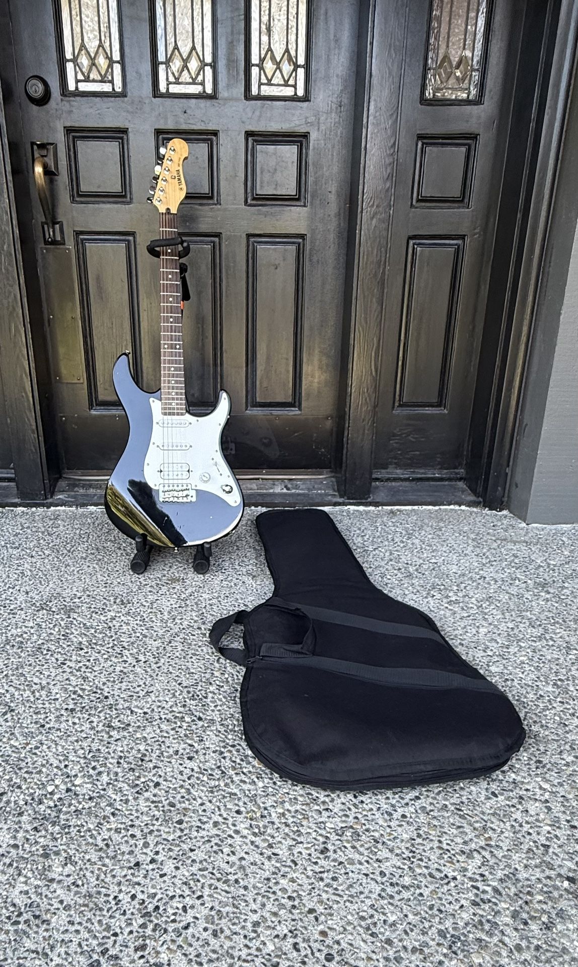 Yamaha EG 112C 40208 Electric Guitar