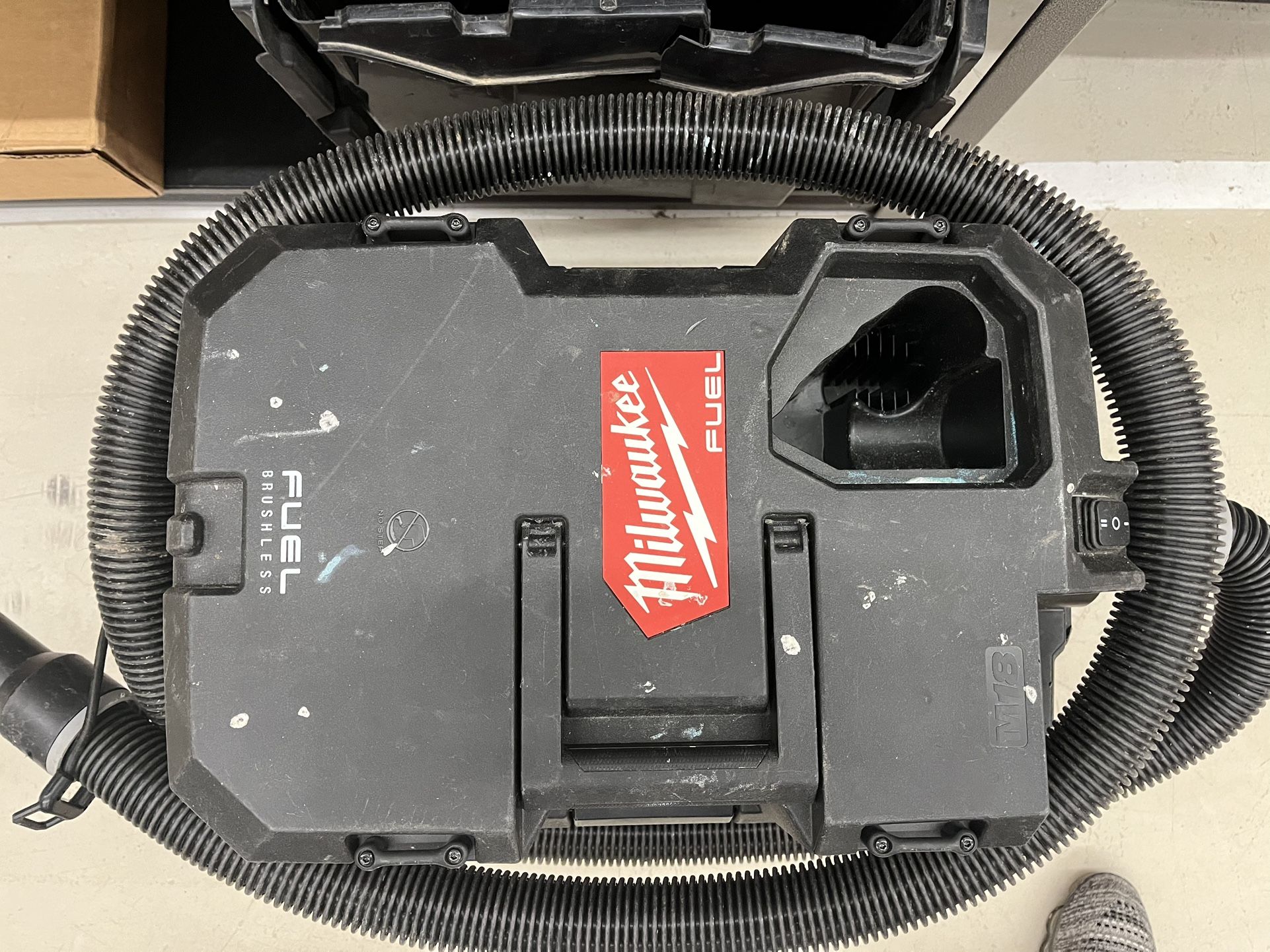 Milwaukee Wet/ Dry Vacuum