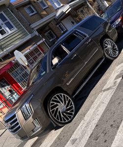 28s With Good Tires And Great Rims For Escalade