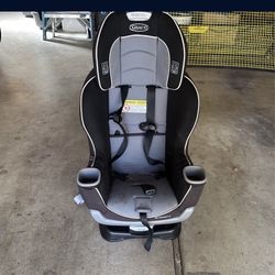 Graco Extend2Fit Car seat 