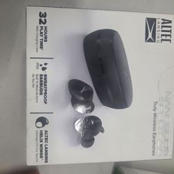 Blue tooth ear phones