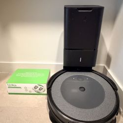 Roomba i3 robot vacuum
