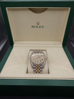 Gold Diamond Luxury Watch