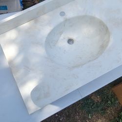 Vanity Top 19×31 Cloud White $75obo
