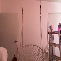 Hanging Chair With Hardware