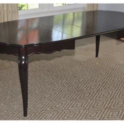 FRENCH PROVINCIAL STYLE DINING TABLE