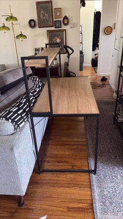 Desk barely used