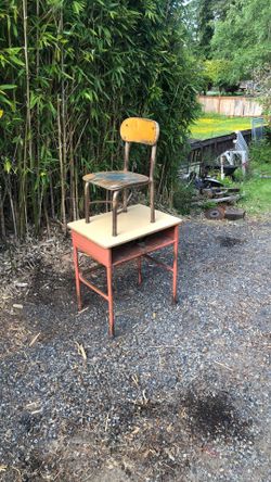 Kids Desk And Chair 