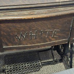 Antique White Trundle Sewing Machine