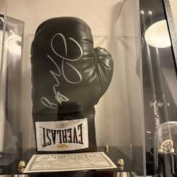 Floyd Mayweather Signed Glove