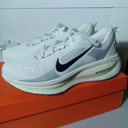 Nike Zoom Vomero 18 Running Shoes Sz 10M& 10.5 ( AVAILABLE)