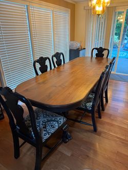 Dining Table and 6 Chairs