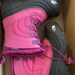 Girls North Face Snow Boots Size 13