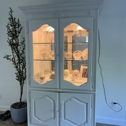  China Cabinet 