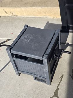 Suncast hose reel hideaway