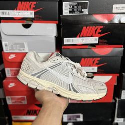 Nike Zoom Vomero 5 Platinum Tint size 10 VNDS