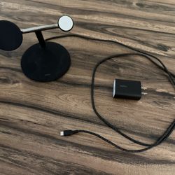 Belkin 3-in-1 MagSafe-Compatible Wireless Charging Stand