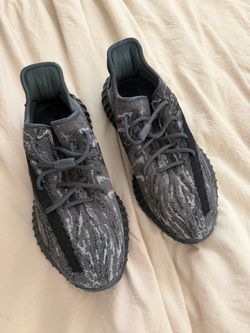 Yeezy Boost 350 V2