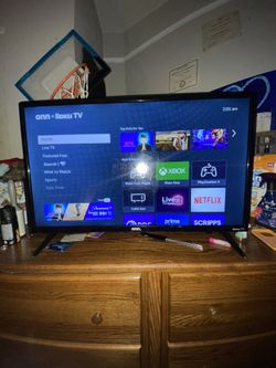 *Worked* “32” Smart Tv Roku (Size Base Off Picture) 💫