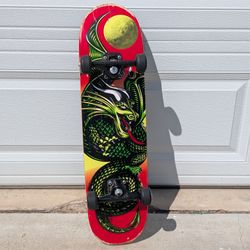 Powell Peralta Golden Dragon Knight Dragon 2 complete skateboard 2 7.5" X 28.65"