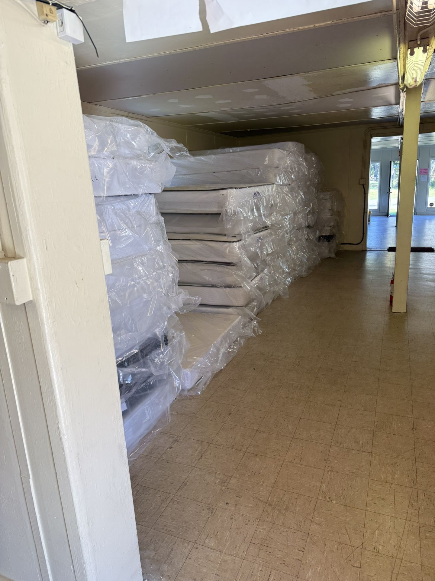 Mattresses $89 up for major retailers that are shutting their doors