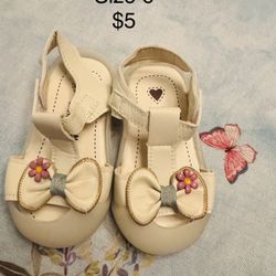 White Sandals Size 6 Toddlers 