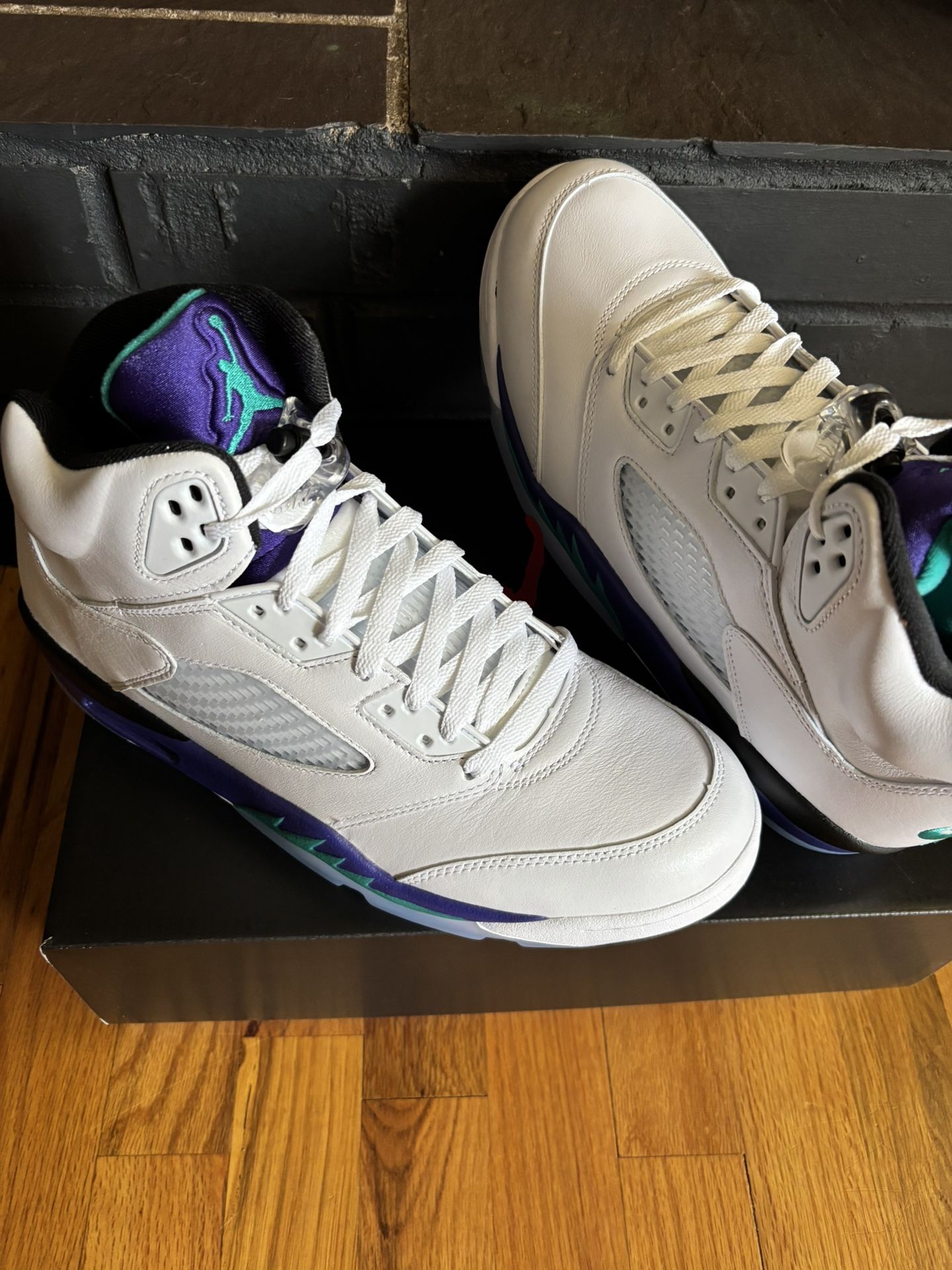 AJ 5 Grapes. 2025
