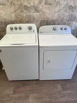 Whirlpool set gas or electric laundry