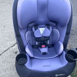 BRAND NEW CAR SEATS 