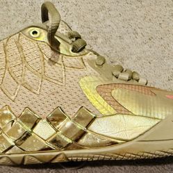 PUMA MB.01 Golden Child Size 4 Boys Used Looks New $50 OBO