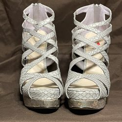 Luichiny Shoes Women’s Size 8.5