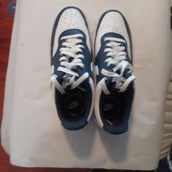 Nike Court Vision Low Sneaker