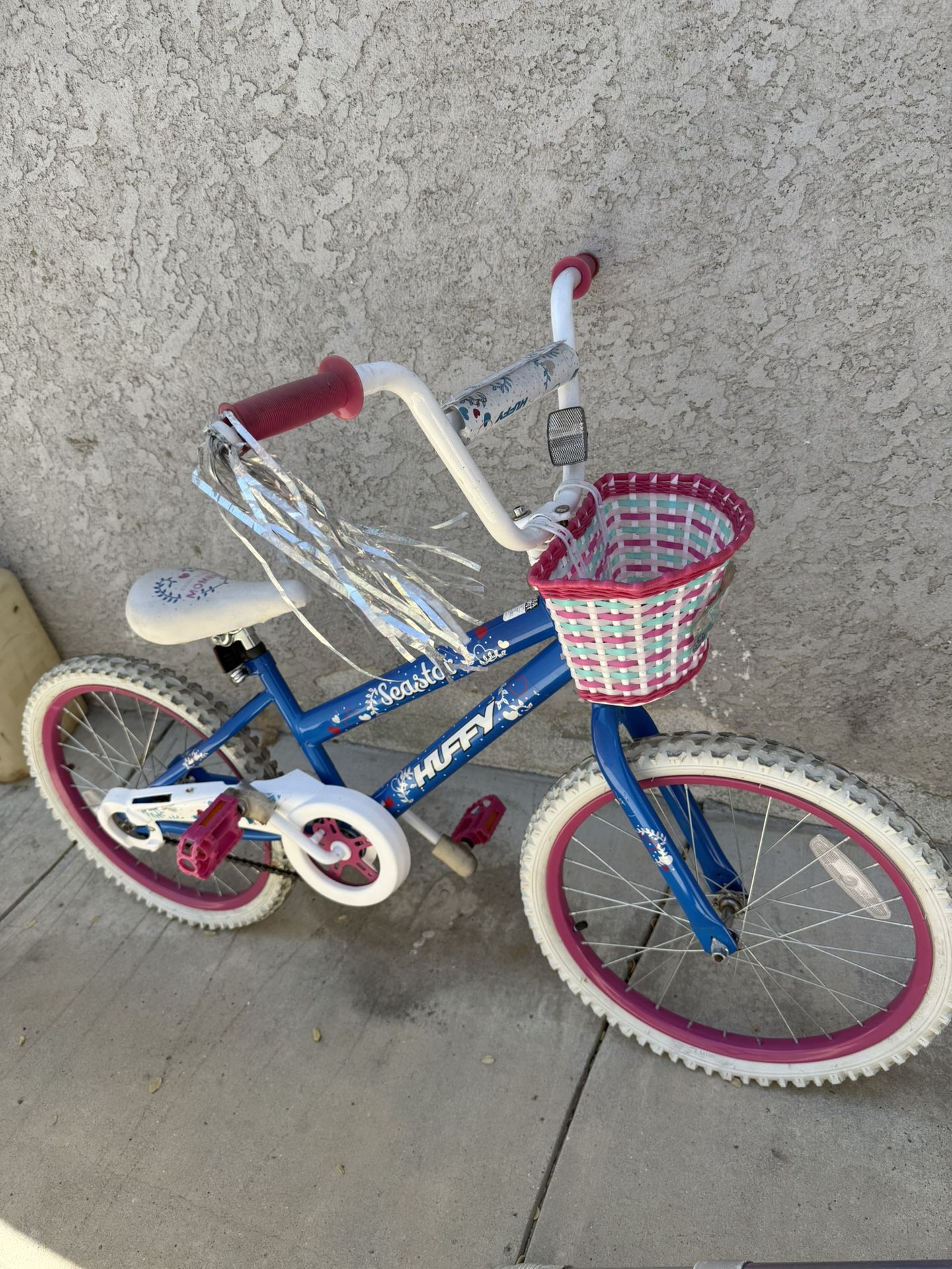 Huffy Sea Star Kids Bike, 20" Wheels, Ages 5-12 Years, Streamers, Blue/Pink, Girls $15