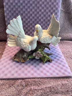 Vintage “courtship doves” figurine