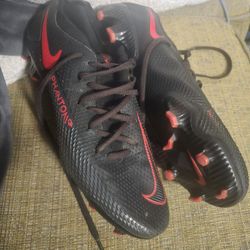 Nike Phantom GT Academy Jr. Soccer Cleats, #CK8460-060, Black/Red, 5.5 Youth