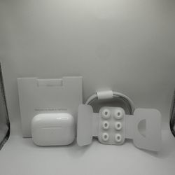 AirPods Pro’s 2nd Generation USB-C MagSafe Charging Case 