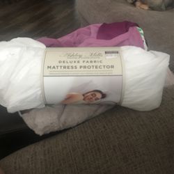 Deluxe Fabric Mattress Protector Zippered Queen 