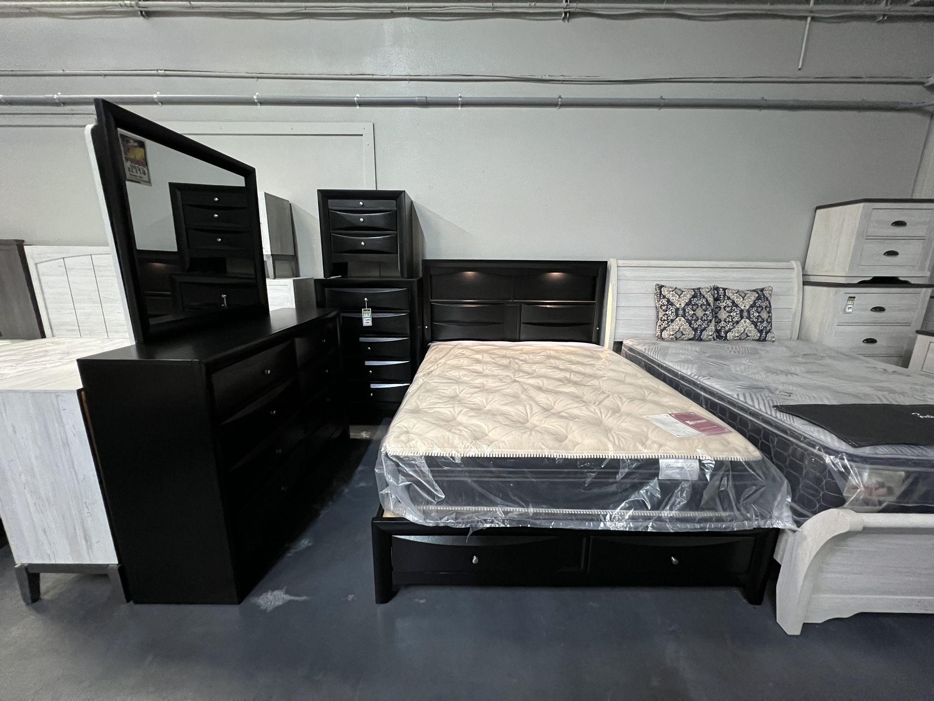 4pc Queen Platform Bed