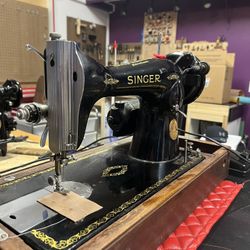 Singer 15 Vintage Sewing Machine 