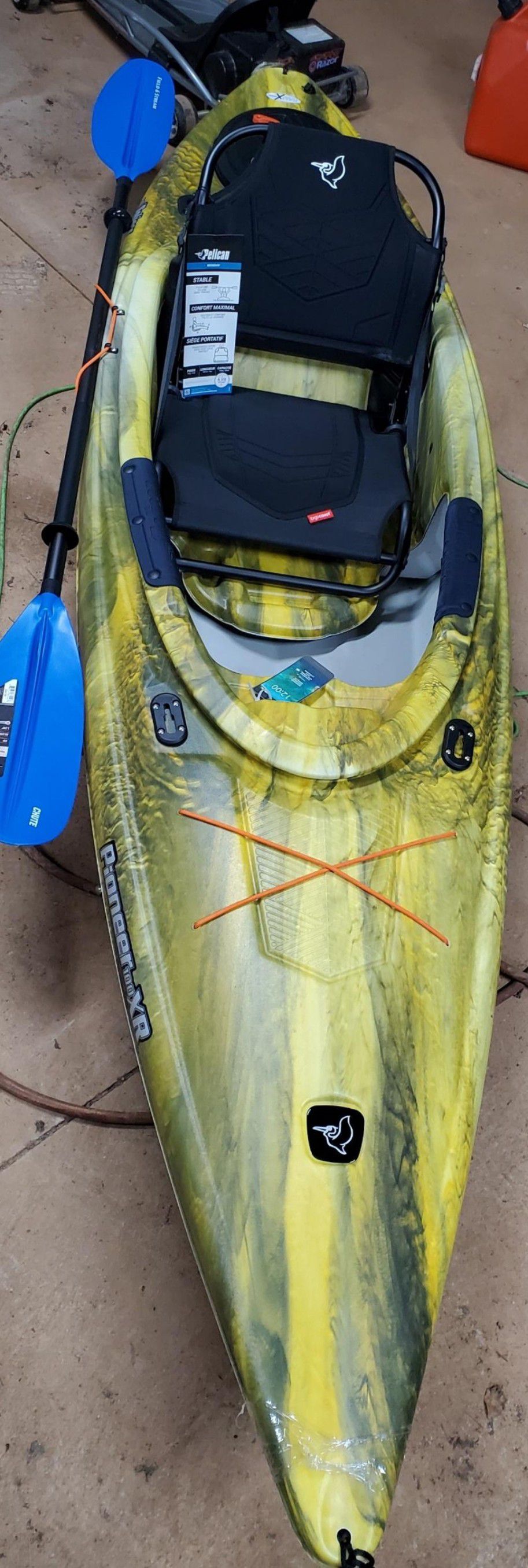 Pelican pioneer 100 xr kayak brand new with light weight paddle and comfort seat