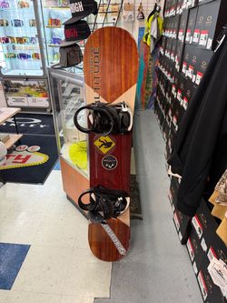 Seeker 140 rocker snowboard with bindings certified with warranty located at Sin city snowboards